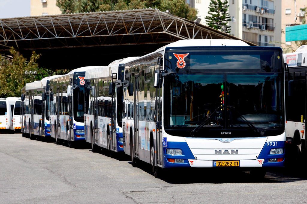 אוטובוס דן חניון אוטובוסים חברת דן רמת החיל תל אביב
