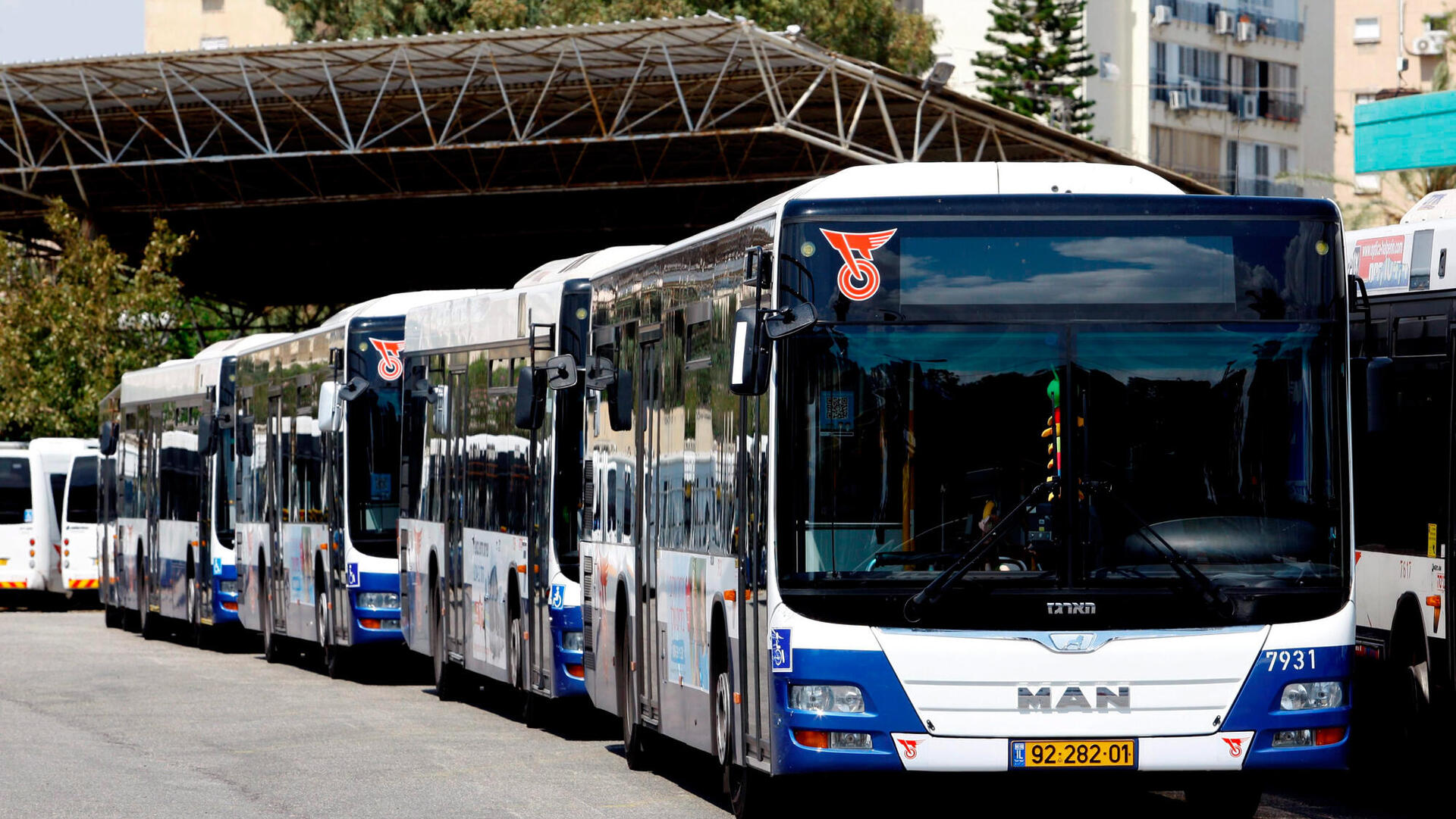 אוטובוס דן חניון אוטובוסים חברת דן רמת החיל תל אביב