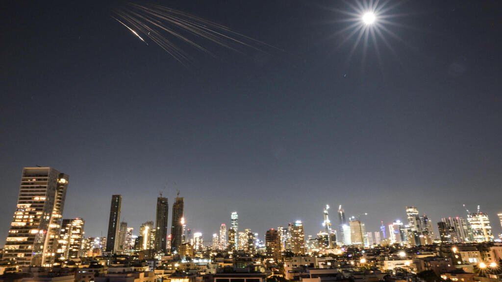 טילים איראניים בשמי תל אביב