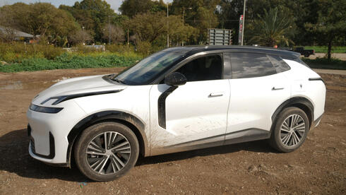 לינק אנד קו 08 - ההיברידית שהתחפשה לחשמלית