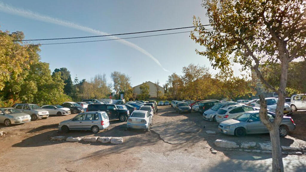 מגרש חניה  ברודצקי 38–40 ברמת אביב