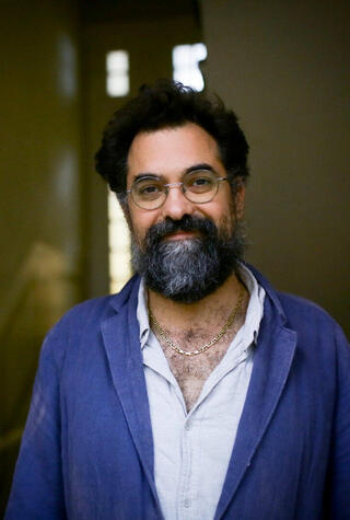 פנאי המרצה והסופר ד"ר ג'רמי פוגל