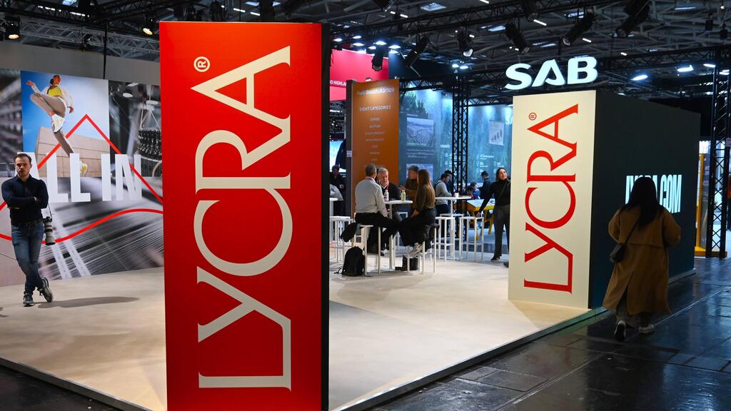 ביתן של חברת לייקרה יצרנית ספנדקס בתערוכה במינכן Lycra