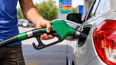 צילום: אתר- נוצר בבינה מלאכותית נתניהו וסמוטריץ' לא התערבו - ומחיר הדלק יזנק הלילה ליותר מ-8 שקלים