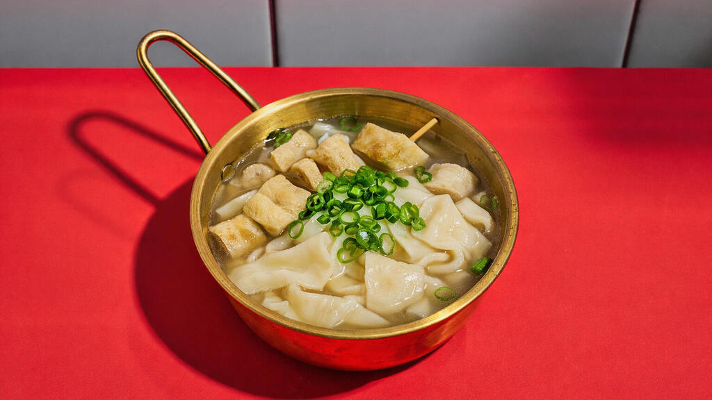 מנת מרק דגים מסעדת ג'ון מאטנג פנאי