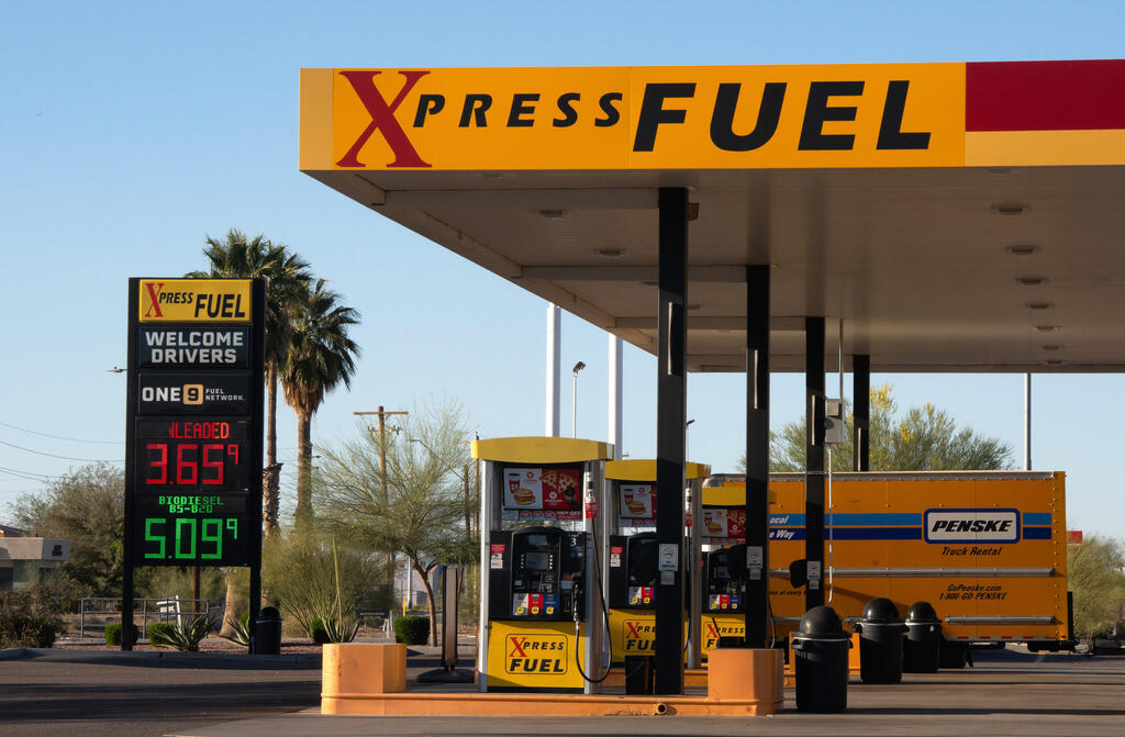 תחנת דלק באריזונה ארה"ב דלק דיזל סולר מחיר הדיזל מעל 5 דולרים לגלון 19.3.26