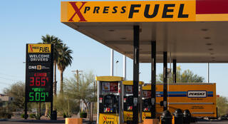 תחנת דלק באריזונה ארה"ב דלק דיזל סולר מחיר הדיזל מעל 5 דולרים לגלון 19.3.26