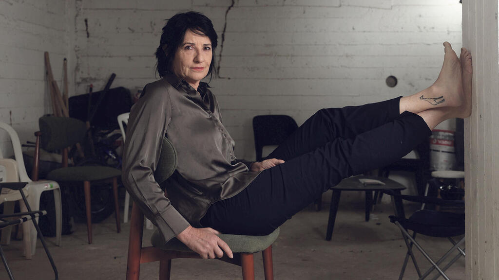 אסייג. “אף פעם לא ראיתי את עצמי חלק מהישראליות והיהדות" (צילום: אוראל כהן) פנאי סלין אסייג סופרת משוררת ועורכת ספרות ושירה