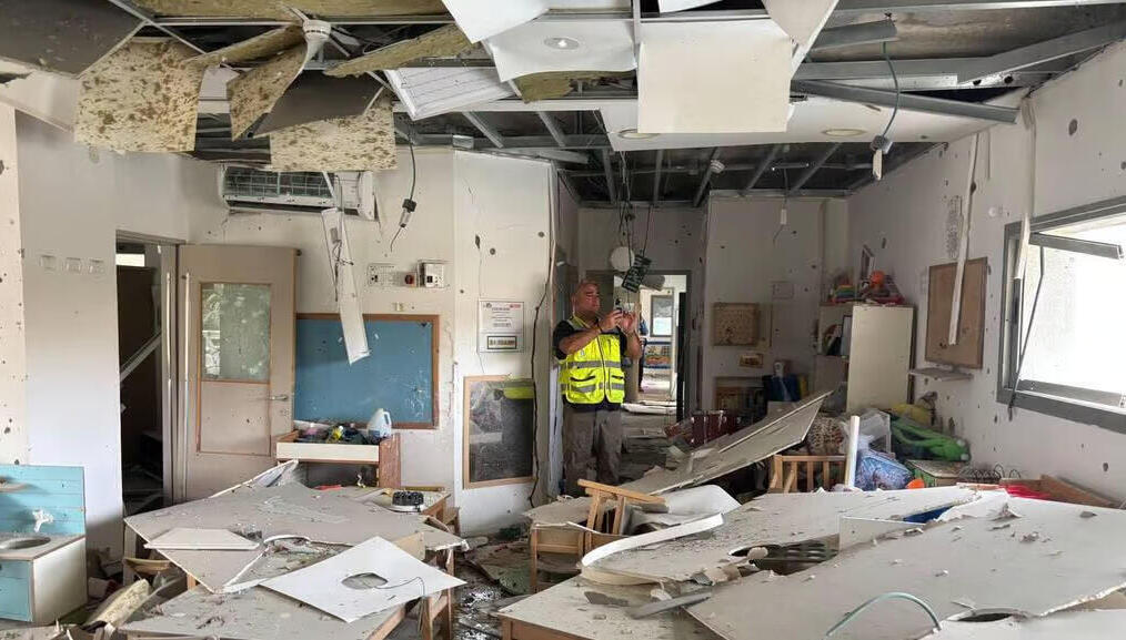 נזק ב גן ילדים ב ראשון לציון מפגיעת טיל איראני