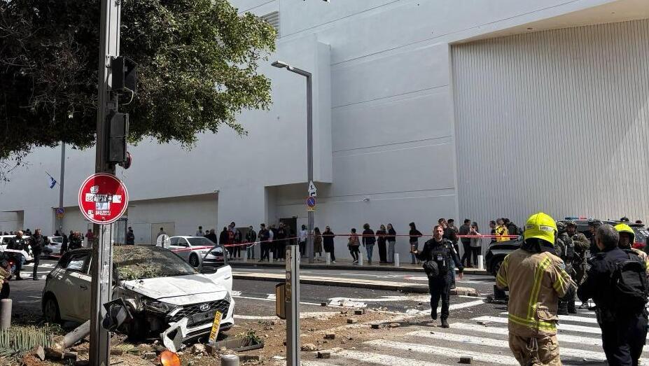 תל אביב הבימה נפילה פגיעה רסיס שבר יירוט ירי שיגור איראן מבצע שאגת הארי 22/03/2026