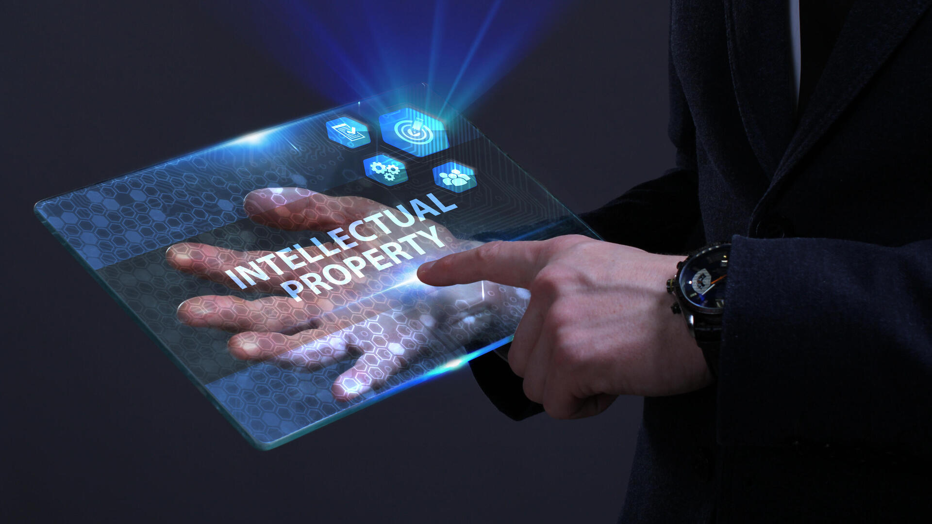 8 כיוונים של העסק אשר דורשים תיקי IP שונים