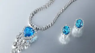 שרשרת משובצת יהלומים ואבן טורמלין Paraiba-type tourmaline נמכרה ב-4.2 מיליון דולר תכשיטים תכשיט 