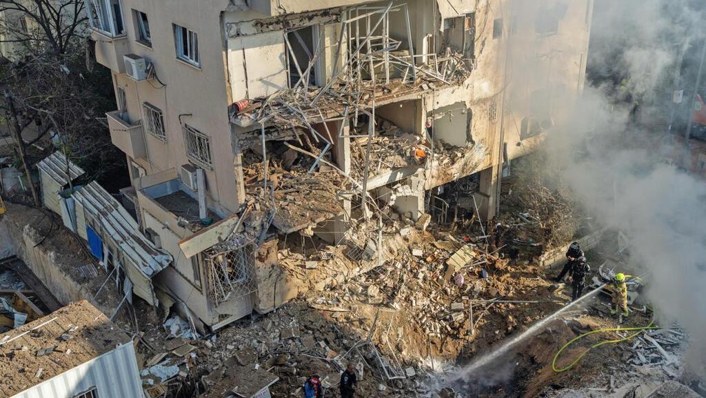 תל אביב זירה הרס נפילה נזק בניין רכבים ירי איראן שאגת הארי 3