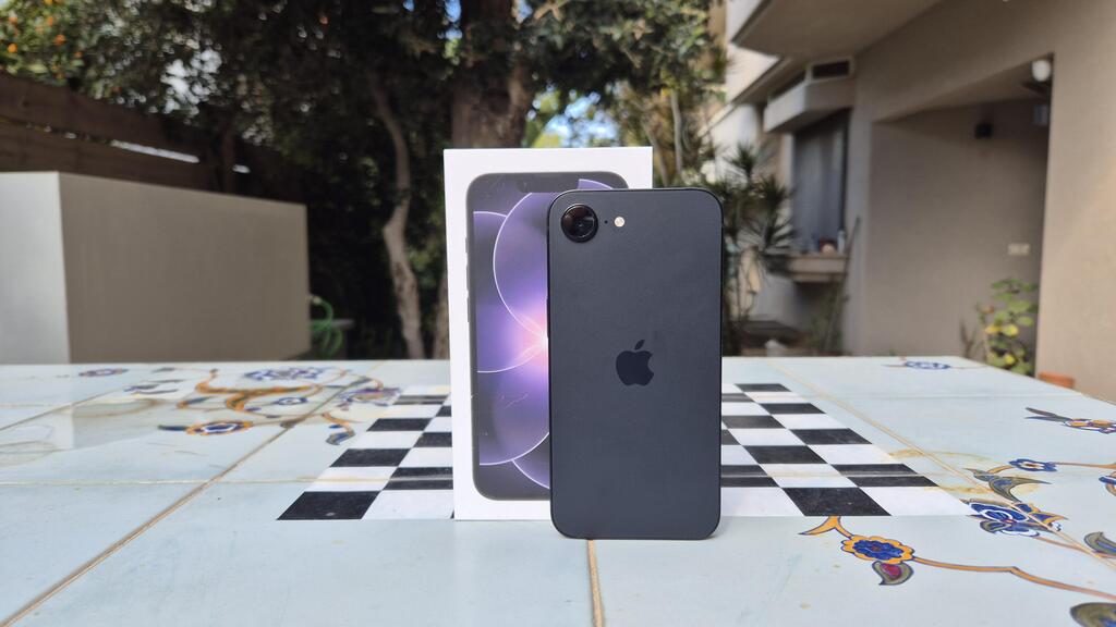 אייפון 17e iphone