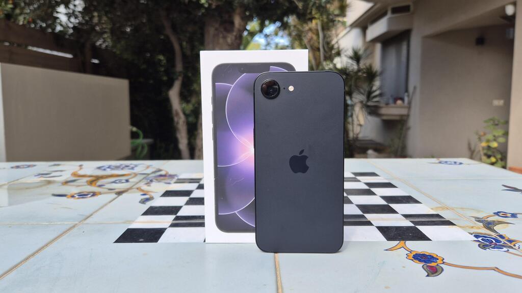 אייפון 17e iphone