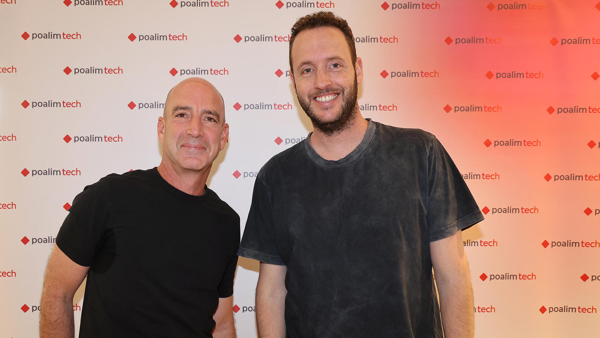 פרויקט GROWTH פועלים טק - מימין גיא פלכטר מייסד ומנכ”ל Sola Security נפגש עם זיו ינקוביץ’ שותף וסמנכ”ל טכנולוגיות של Surf Securit