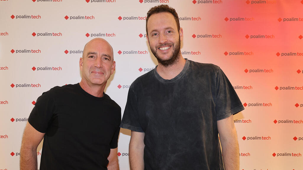 פרויקט GROWTH פועלים טק - מימין גיא פלכטר מייסד ומנכ”ל Sola Security נפגש עם זיו ינקוביץ’ שותף וסמנכ”ל טכנולוגיות של Surf Securit