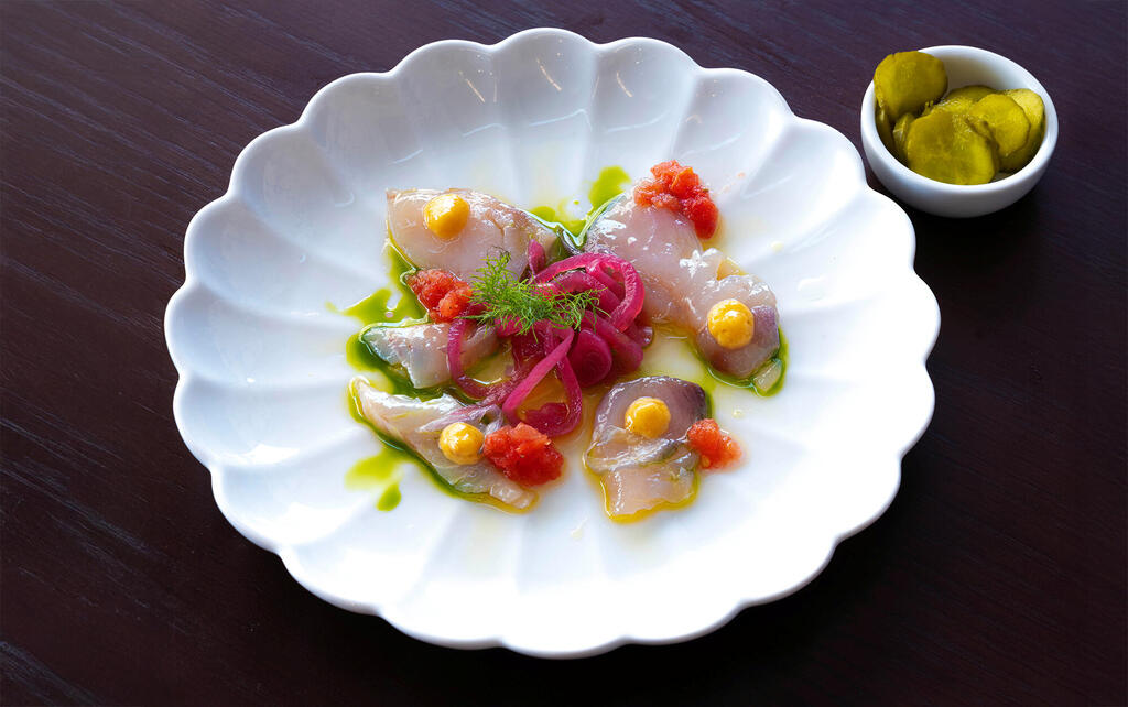 מנת פלמידה לבנה במסעדת מיה פנאי