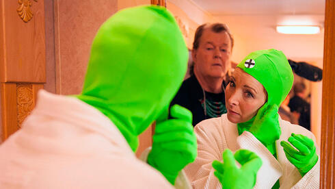 מדוקו בריטי עד לקאמבק של ליסה קודרו: הפוגות קלות מהמלחמה בלי לצאת מהבית