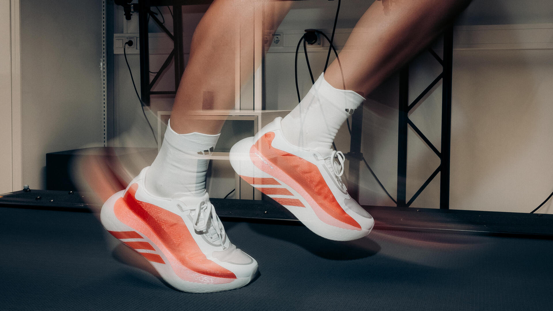 adidas משיקה את HYPERBOOST EDGE