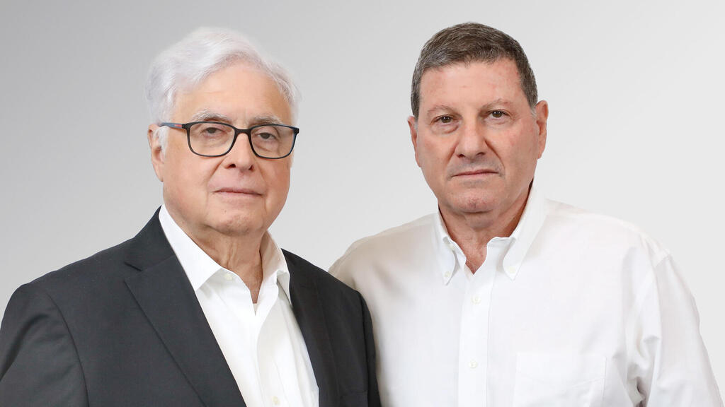 מימין גיל גירון מנכ"ל אשטרום ו רמי נוסבאום יו"ר החברה 