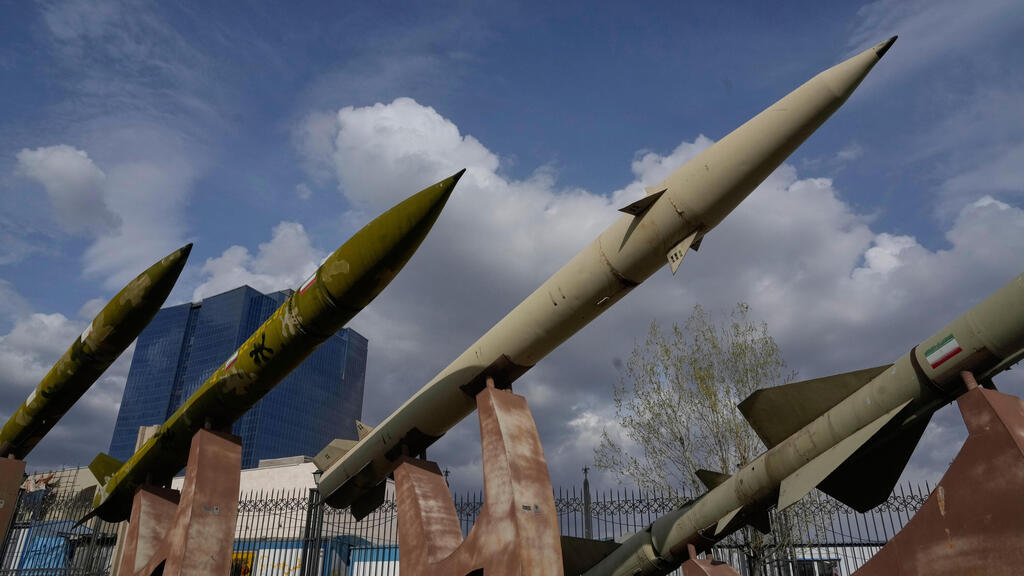 טהרן איראן תצוגה של טיל טילים איראניים