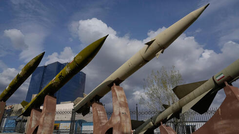 צילום: AP Photo/Vahid Salemi ההסלמה במזה"ת: איראן שיגרה 10 טילים לירדן; התנועה בהורמוז נעצרה כמעט לגמרי