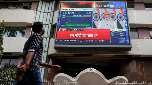 שיא שלילי בהודו: משקיעים זרים מכרו מניות ב-12 מיליארד דולר מתחילת המלחמה