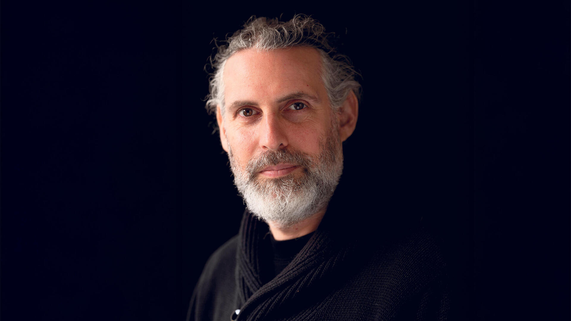 פנאי אמיר חרש  סופר ישראלי אמן פרפורמנס ומרצה לספרות 