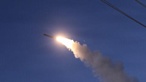 צילום: AFP PHOTO / US NAVY and US CENTRAL COMMAND / HANDOUT המלאים הידלדלו, וריית'און תייצר טילי טומהוק ב-23 מיליארד דולר