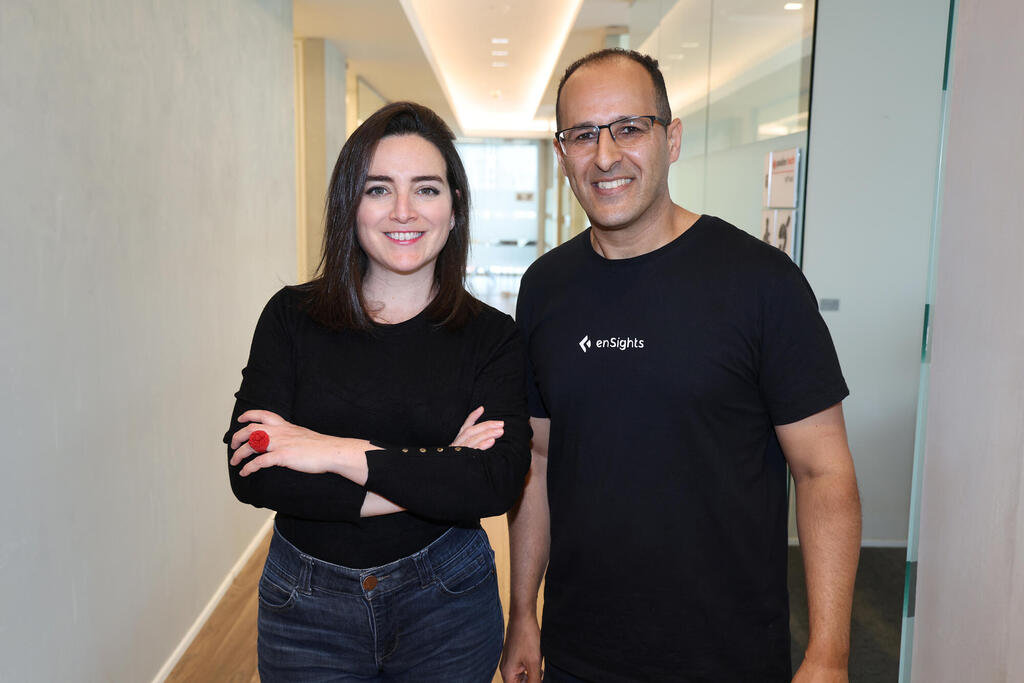 Michal Kissos Hertzog (left), Dekel Yaacov (Yariv Katz) פועלים טק דקל יעקב ו מיכל קיסוס הרצוג