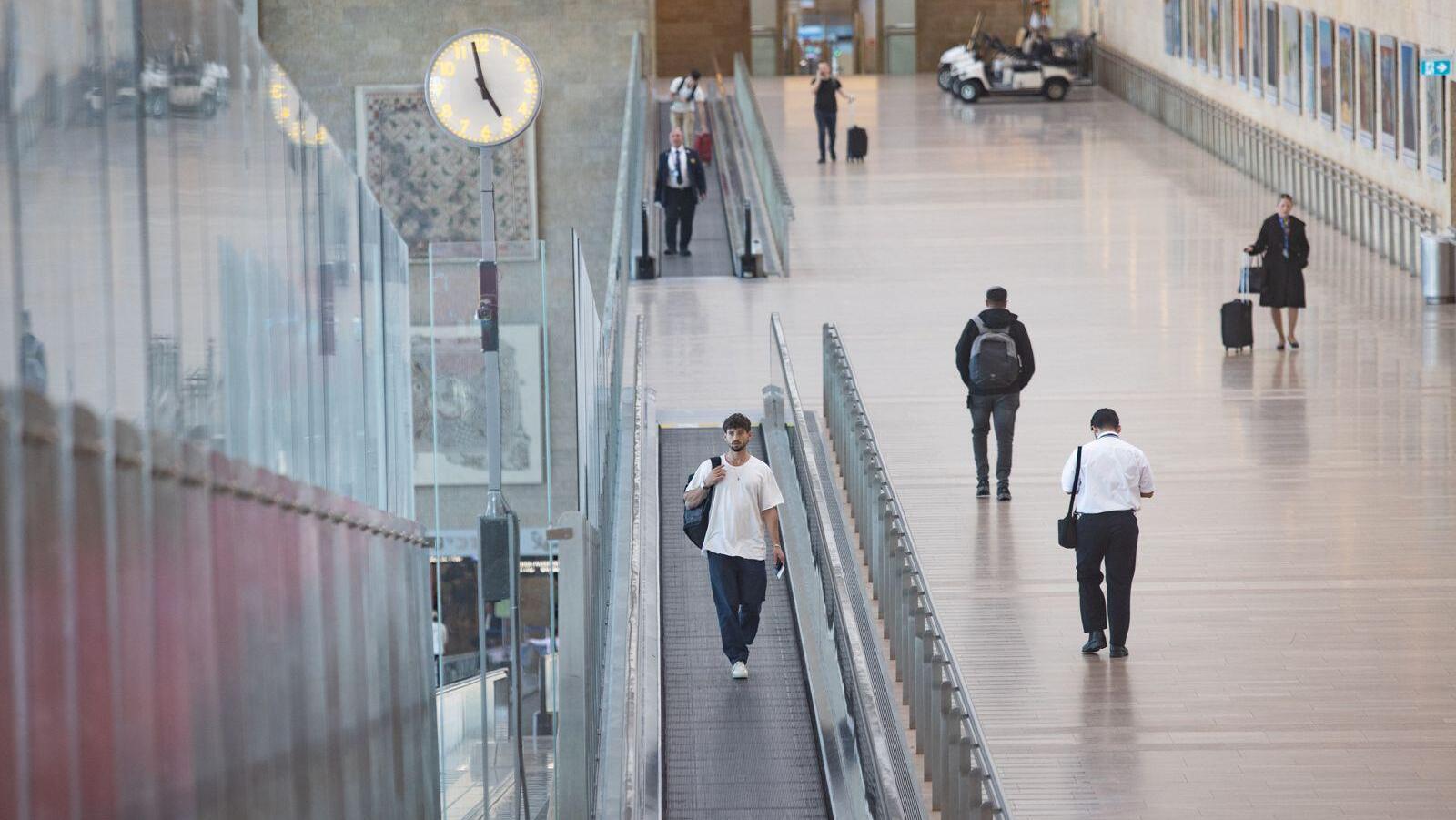 נתב"ג בן גוריון שדה התעופה ב ימי מלחמה שאגת הארי