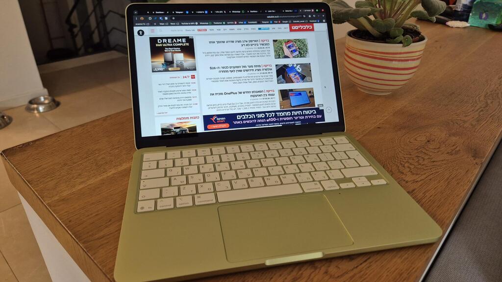 מחשב נייד MacBook Neo