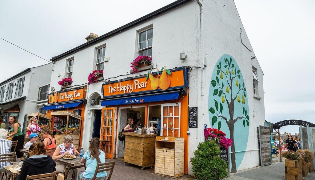 גרייסטונס אירלנד. "בלי טלפונים הם פשוט מתנהגים כמו ילדים" (צילום: The Happy Pear) גרייסטונס אירלנד The Happy Pear