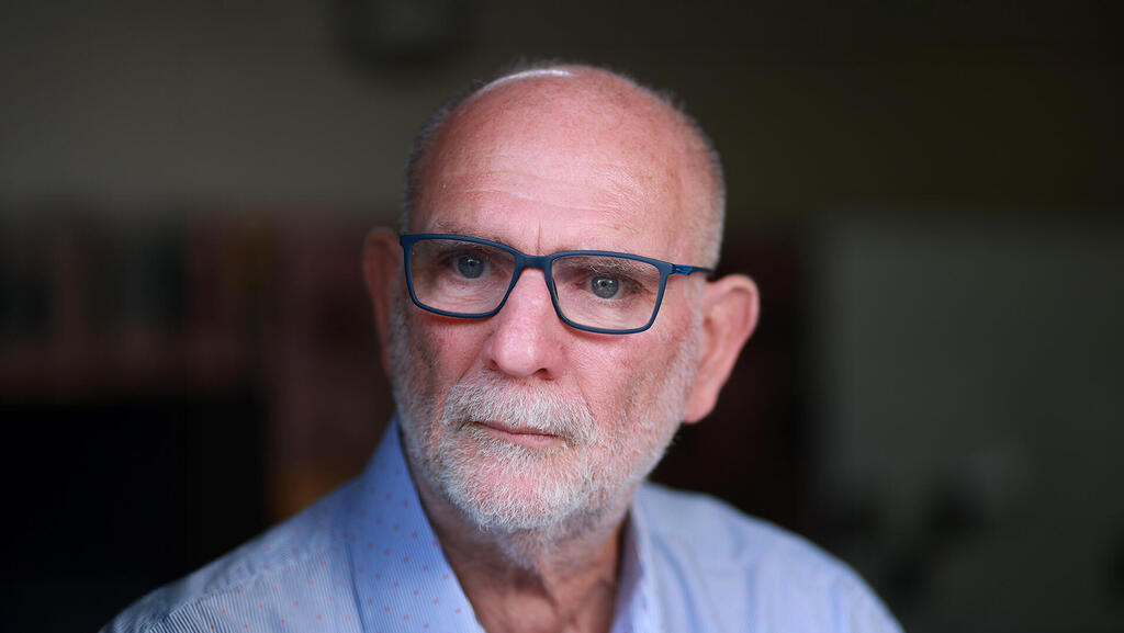 מכבי קרסו  נכדו של מייסד חברת קרסו נדלן  בעל ה שליטה ב חברת קרסו