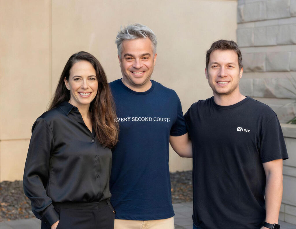 מימין ישראל דואניס מייסד שותף ומנכ״ל , ניב גולדנברג מייסד שותף וסמנכל המוצר ו שרית ריינר סמנכלית מוצר CTO Linx Security