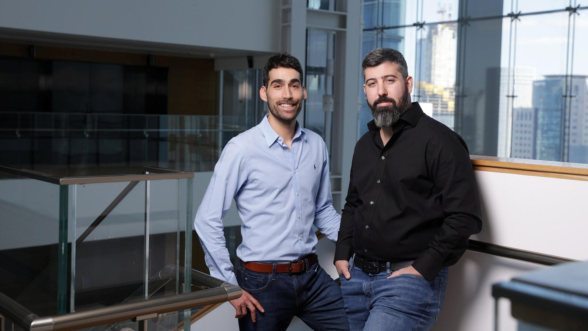 מימין יותם שגב ו תמר בר אילן מייסדי חברת סייארה Cyera