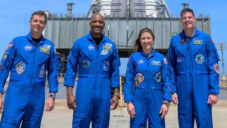 אחרי יותר מ-50 שנה: נאס״א תשגר הלילה אסטרונאוטים לירח