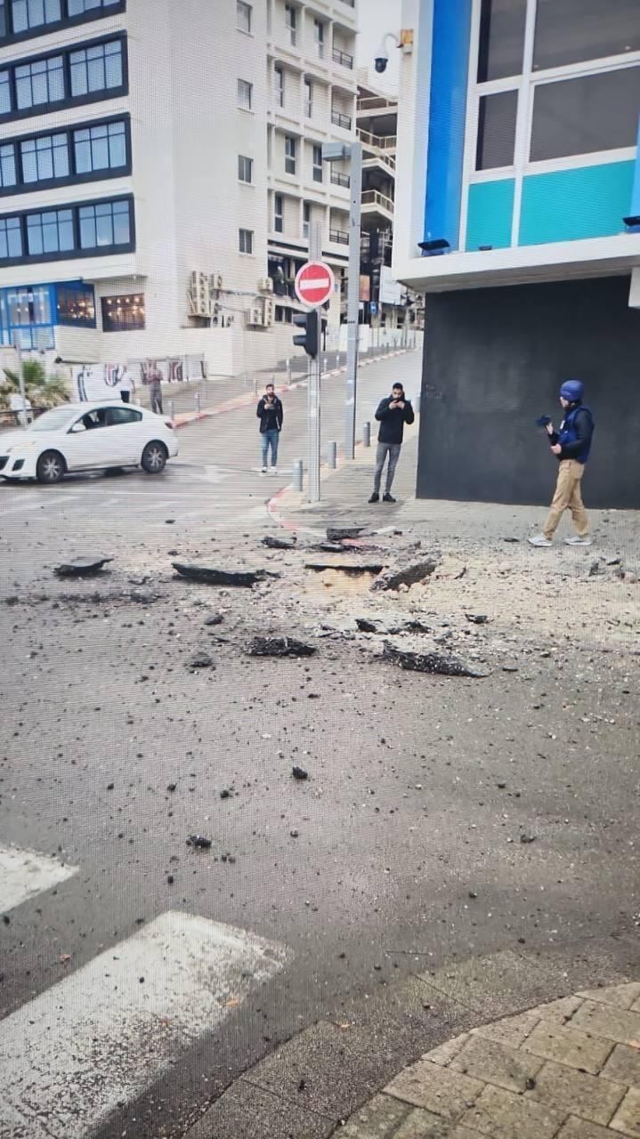 תל אביב פגיעה נפילה כביש נזק שיגורים טיל