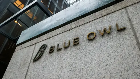 משקיעים בורחים: Blue Owl מגבילה משיכות מקרנות האשראי הפרטי שלה