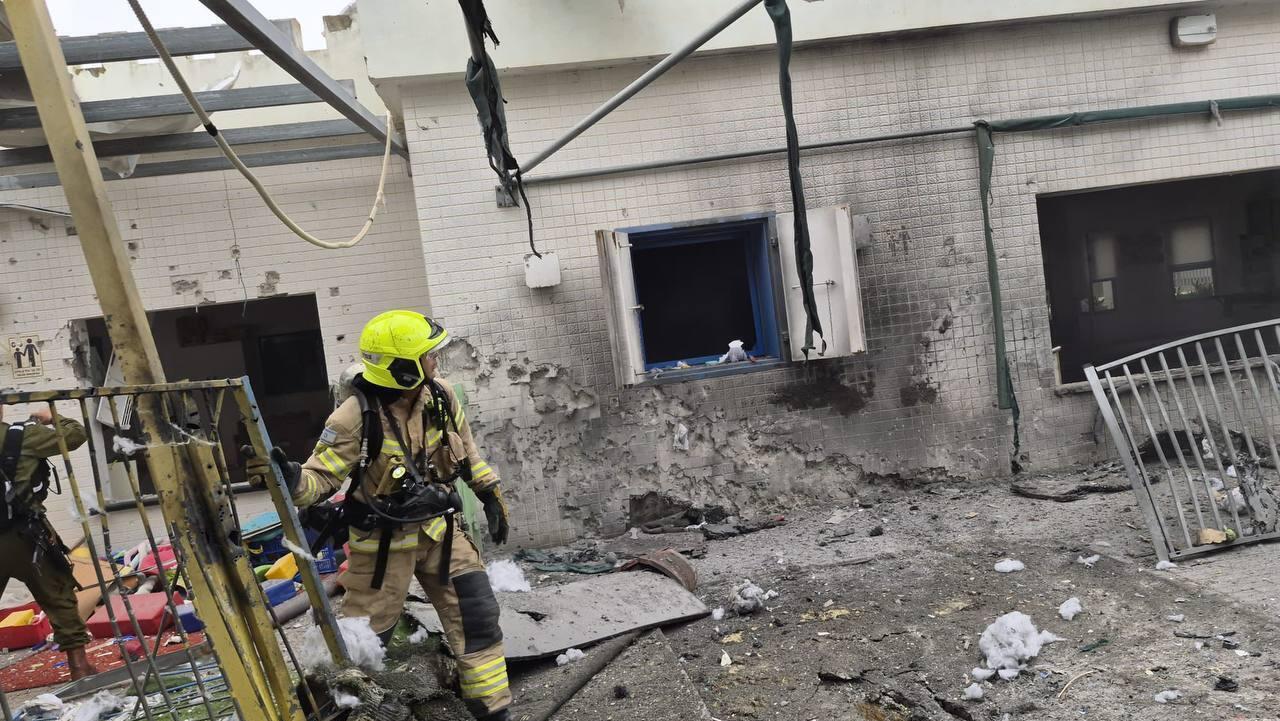 נהריה נזק ל גן ילדים שיגור לבנון חיזבאללה 2