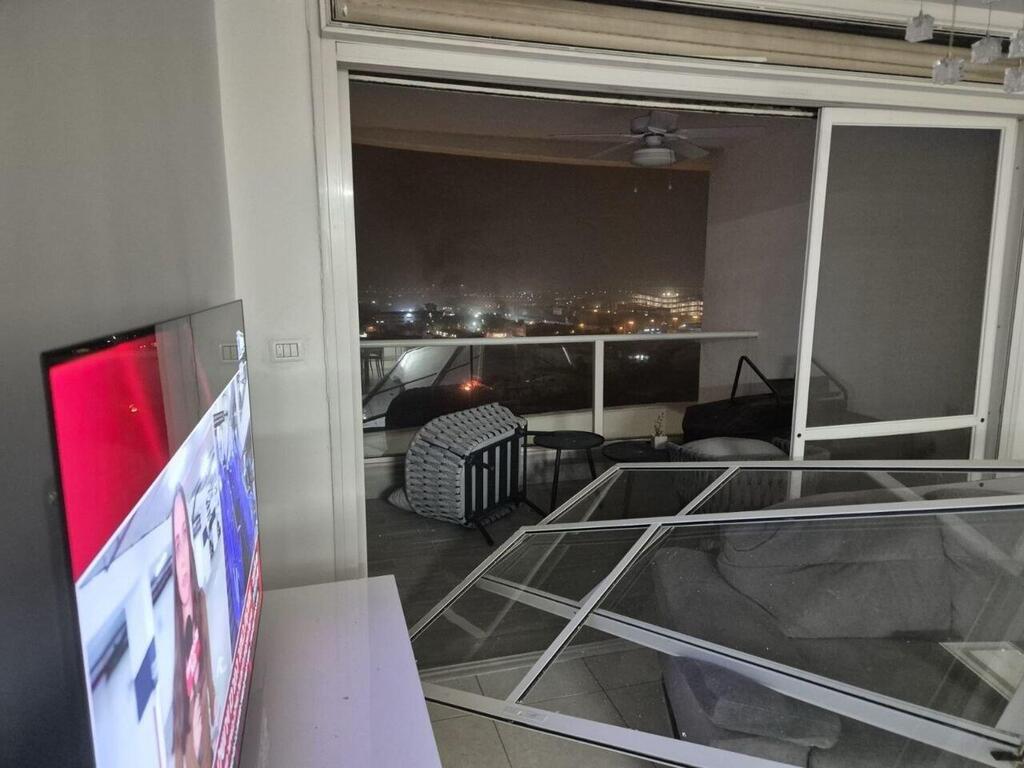 נזק בפתח תקווה (צילום: לפי סעיף 27א לחוק) פתח תקווה הריסות בית נזקים הדף פגיעה ישירה נפילה ירי שיגור איראן