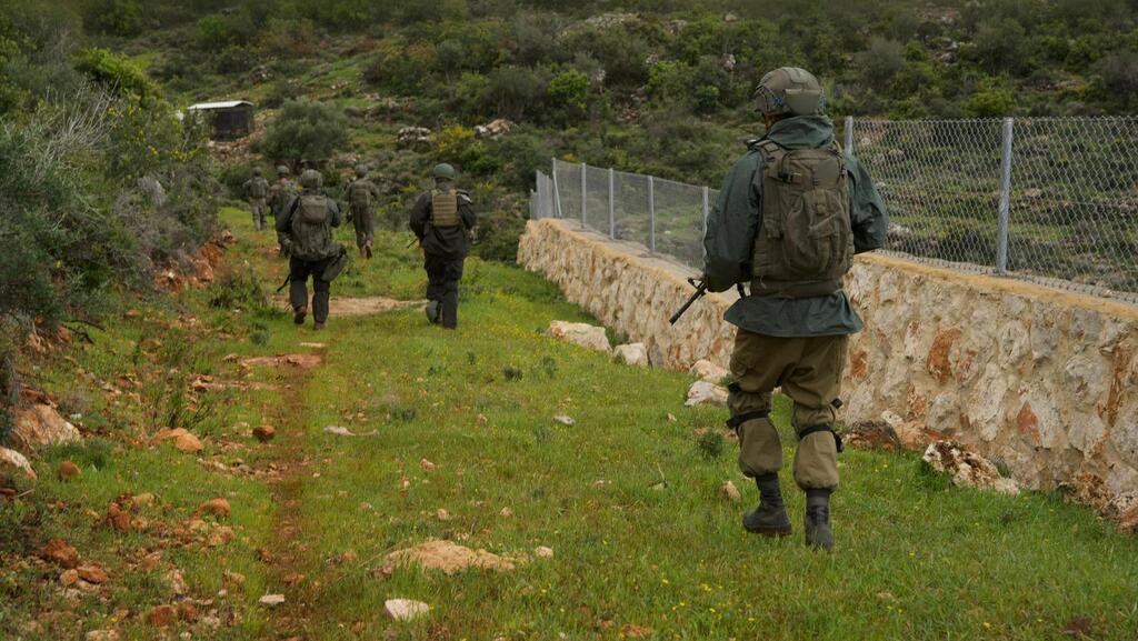 חיילי מילואים בדרום לבנון. "כאשר הוא דורש את זכויותיו - דורשת הפעם המדינה הסברים" (צילום: דובר צה"ל) לוחמים חיילים מילואים דרום לבנון שאגת הארי צה"ל