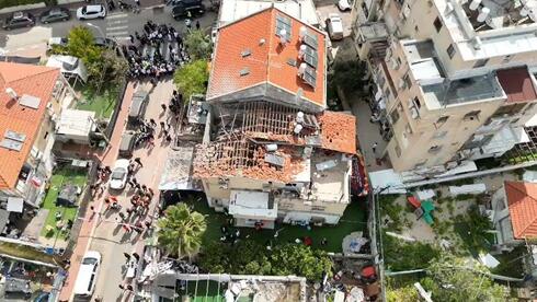 נפילות ונזק במרכז מטיל מתפצל; טראמפ שוב מאיים על איראן: „עוד לא התחלנו בהשמדה”...