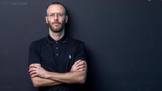 הסופר יונתן שגיב פנאי