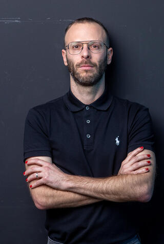 הסופר יונתן שגיב פנאי