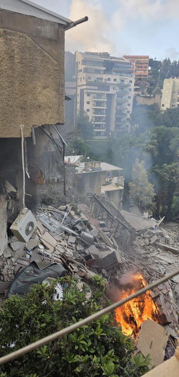 זירת הפגיעה בחיפה (צילום: לפי סעיף 27א לחוק זכויות יוצרים) חיפה פגיעה ישירה בניין נזק איראן טיל שאגת הארי 2