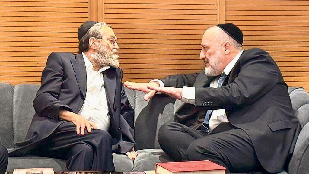 מימין אריה דרעי יו"ר שס משה גפני יו"ר יהדות התורה