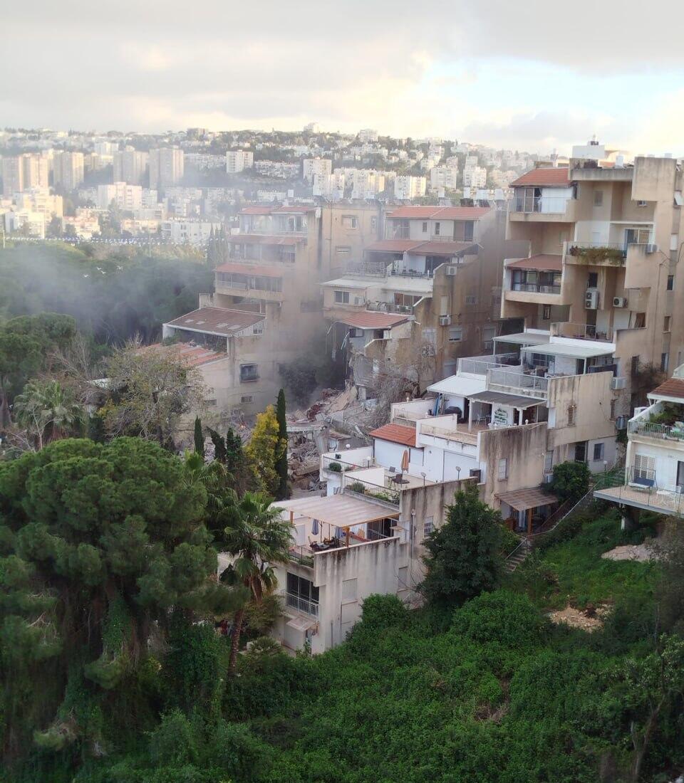 הפגיעה בחיפה (צילום: לפי סעיף 27א לחוק זכויות יוצרים) חיפה פגיעה ישירה איראן טיל שאגת הארי