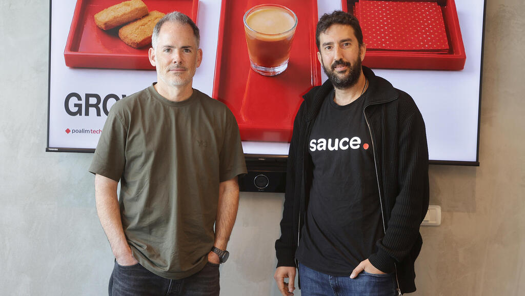 מימין: לי רן נבון, מנכ”ל Sauce; ומיכה קאופמן, מייסד ומנכ”ל Fiverr (צילום: אביגיל עוזי) פועלים טק פרויקט GROWTH - מימין מיכה קאופמן מייסד ומנכ”ל Fiverr ו לי רן נבון מנכ”ל Sauce
